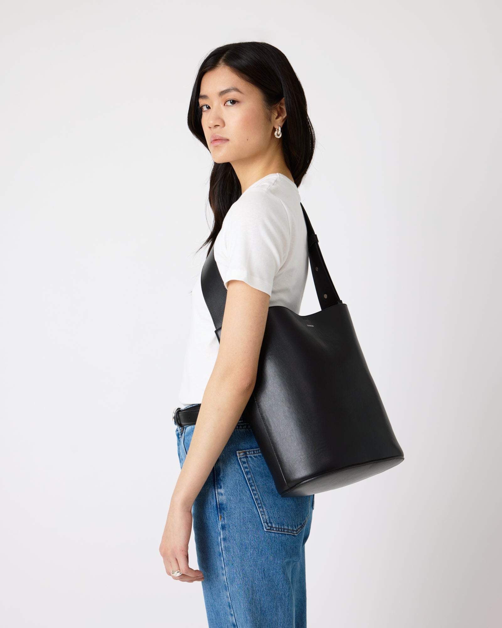 The Norma Tote in Solid Black | LIÉ STUDIO